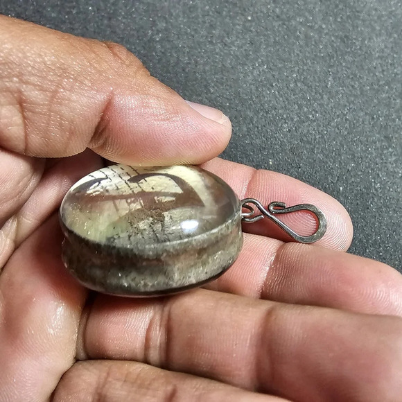 Large A glass silver tone round sphere reversible pendant - Picture 5 of 6